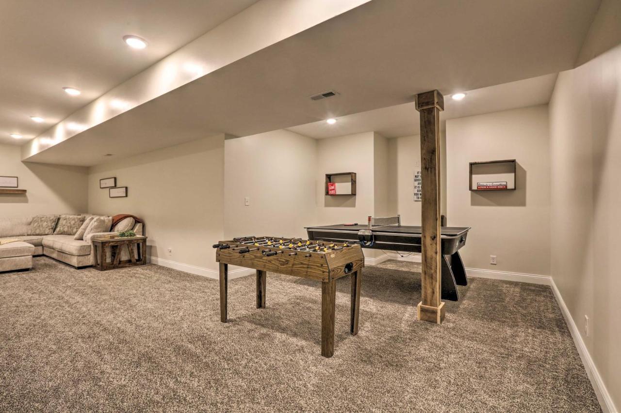 Chic Williamstown Retreat With Pool And Hot Tub!ヴィラ エクステリア 写真